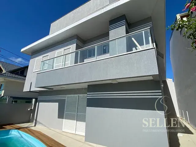 Casa com 560m² 7 quartos e 6 banheiros, à venda, no bairro Meia Praia em Navegantes