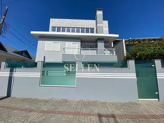 Casa com 560m² 7 quartos e 6 banheiros, à venda, no bairro Meia Praia em Navegantes