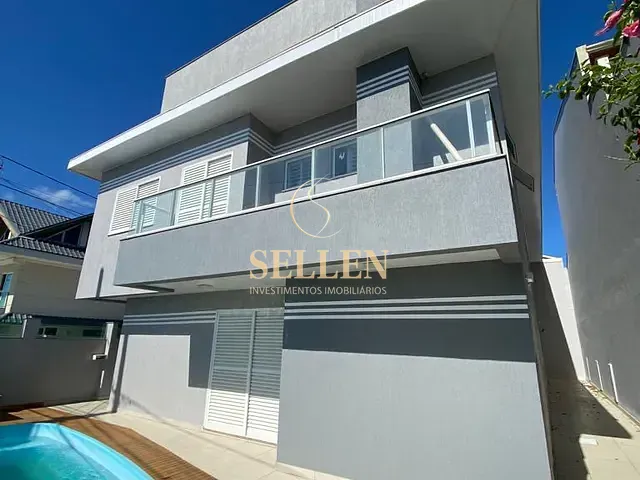 Casa com 560m² 7 quartos e 6 banheiros, à venda, no bairro Meia Praia em Navegantes