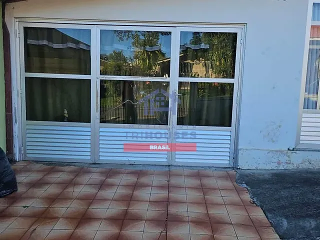 Casa 3 quartos e 1 banheiro, à venda, no bairro Xaxim em Curitiba