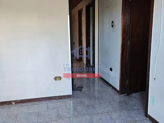 Casa 3 quartos e 1 banheiro, à venda, no bairro Xaxim em Curitiba