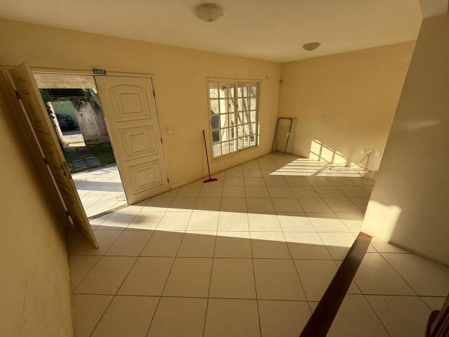Casa com 403m² 3 quartos e 3 banheiros, à venda ou para alugar, no bairro Village Sol e Mar em Rio das Ostras