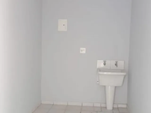 Casa 4 quartos e 2 banheiros, para alugar, no bairro Vila Palmares em Santo André