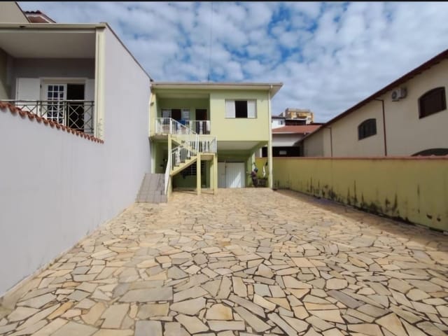 Casa com 417m² 3 quartos e 2 banheiros, à venda, no bairro Vila Ramos em Cambuí