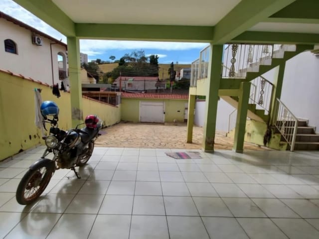 Casa com 417m² 3 quartos e 2 banheiros, à venda, no bairro Vila Ramos em Cambuí
