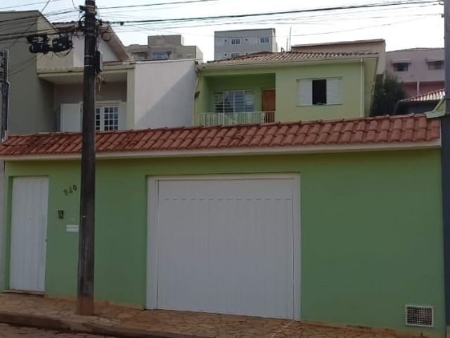 Casa com 417m² 3 quartos e 2 banheiros, à venda, no bairro Vila Ramos em Cambuí