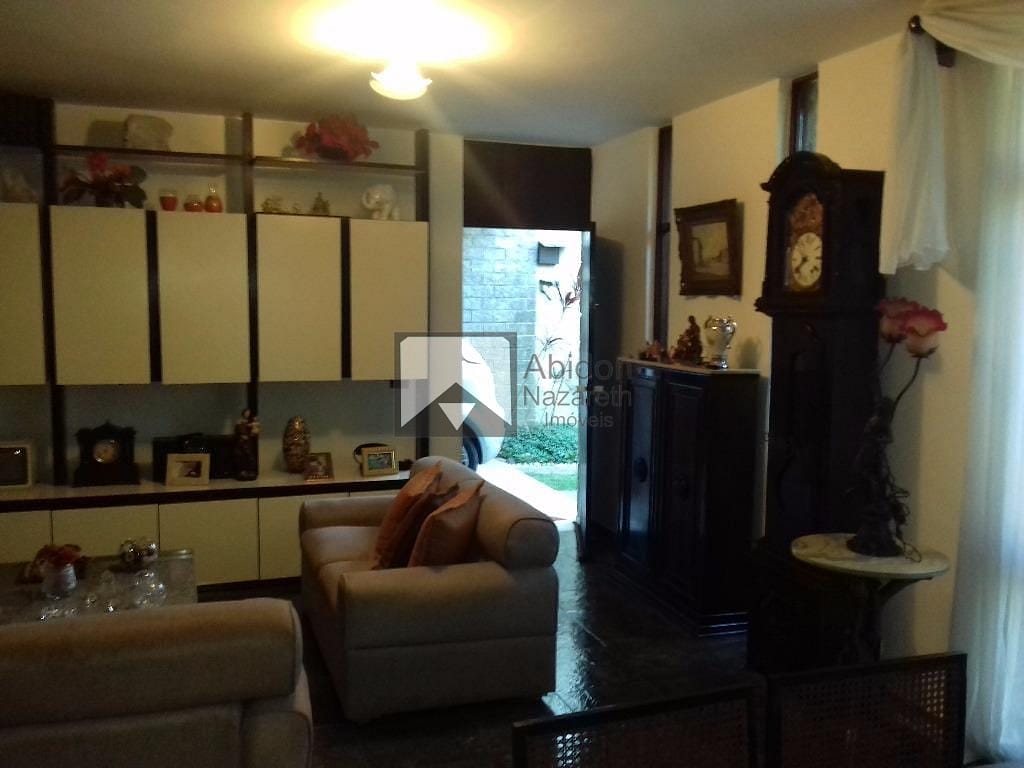 Casa à venda com 5 quartos, 270m² - Foto 14