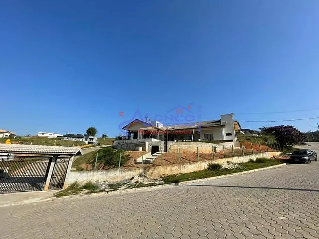 Casa com 1955m² 3 quartos e 3 banheiros, à venda, no bairro Condomínio Parque Vale dos Lagos em Jacareí