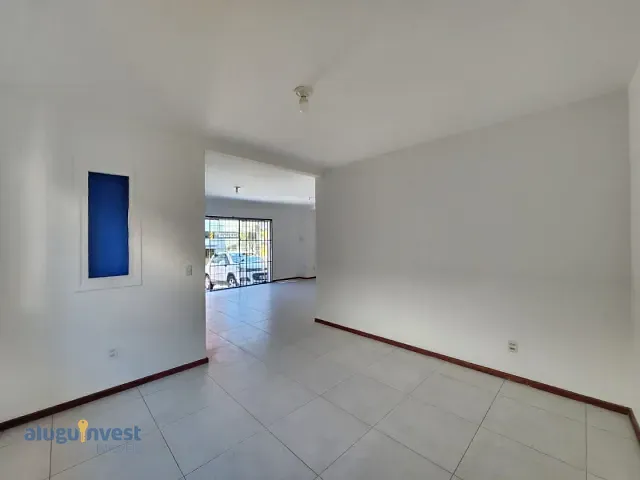 Casa com 300m², à venda, no bairro Campinas em São José