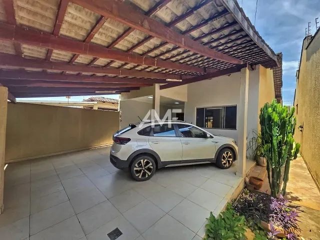 Casa 3 quartos e 3 banheiros, à venda, no bairro Moinho dos Ventos em Goiânia