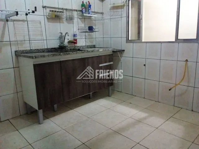Casa com 500m² 5 quartos e 2 banheiros, à venda, no bairro Jardim Liderança em São Paulo