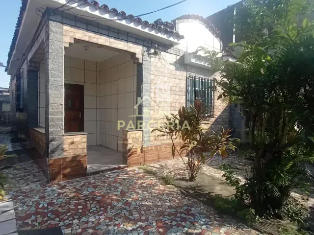 Casa 3 quartos e 2 banheiros, para alugar, no bairro Parada de Lucas em Rio de Janeiro