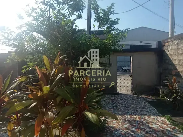 Casa 3 quartos e 2 banheiros, para alugar, no bairro Parada de Lucas em Rio de Janeiro