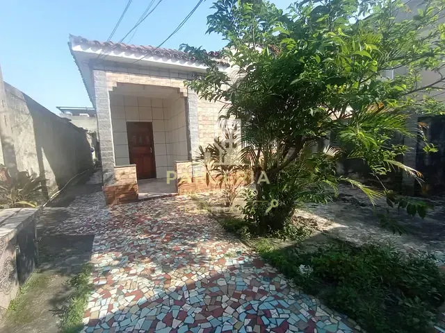 Casa 3 quartos e 2 banheiros, para alugar, no bairro Parada de Lucas em Rio de Janeiro