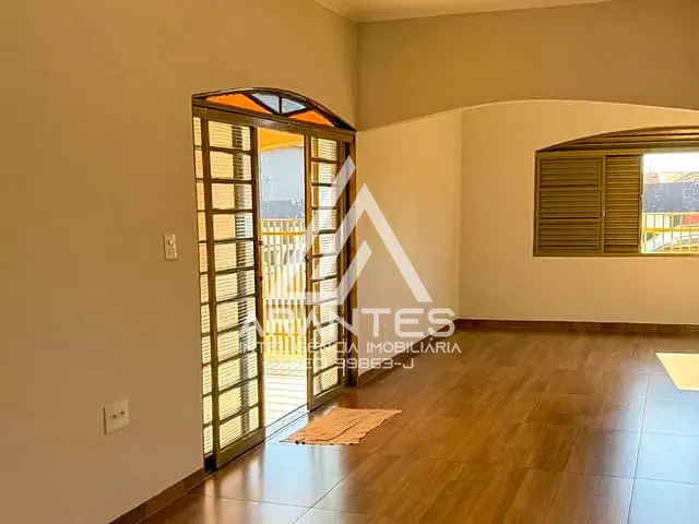 Casa 3 quartos e 2 banheiros, à venda, no bairro Centro em Barretos