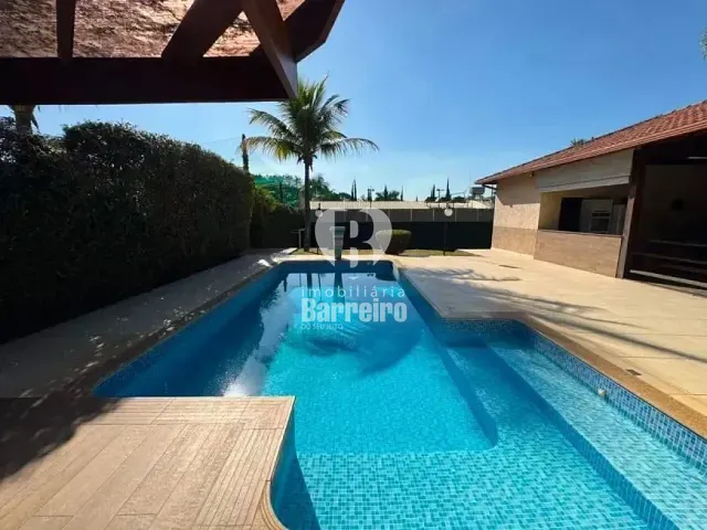 Casa 4 quartos e 2 banheiros, para alugar, no bairro QUINTAS DA LAGOA em Sarzedo