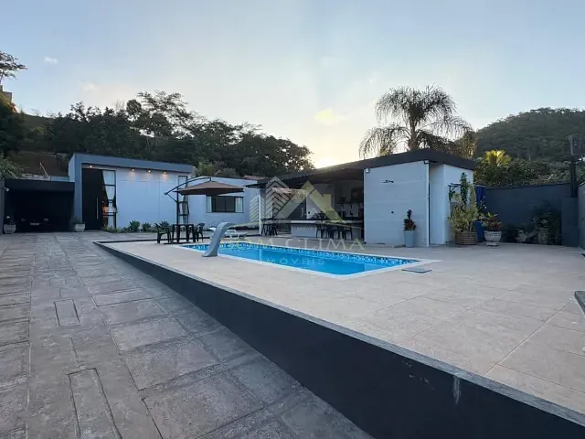 Casa 3 quartos e 4 banheiros, à venda, no bairro Pitangueiras em Matias Barbosa