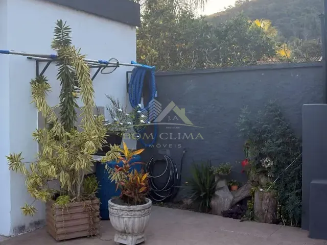 Casa 3 quartos e 4 banheiros, à venda, no bairro Pitangueiras em Matias Barbosa