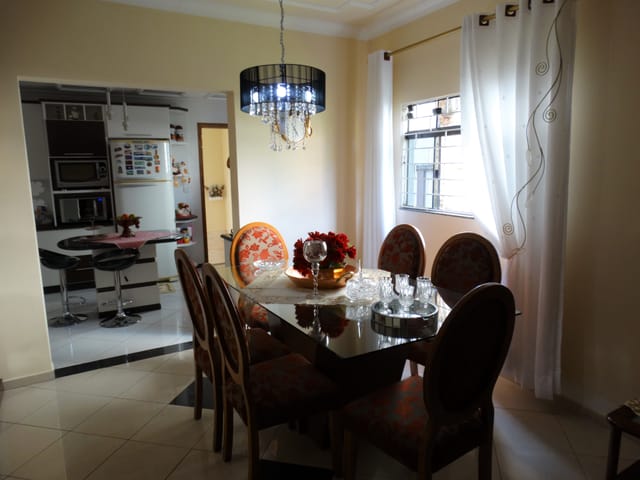 Casa com 468m² 7 quartos e 5 banheiros, à venda, no bairro Orfãs em Ponta Grossa