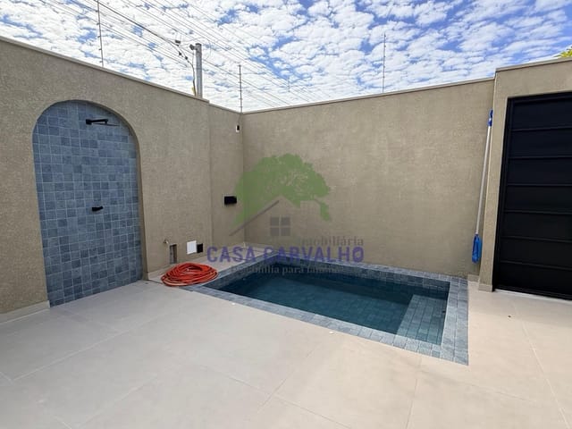 Casa 3 quartos e 2 banheiros, para alugar, no bairro Centro em Ladário
