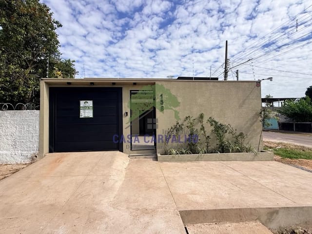 Casa 3 quartos e 2 banheiros, para alugar, no bairro Centro em Ladário