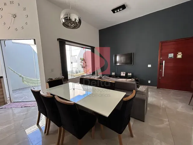 Casa 3 quartos e 2 banheiros, à venda, no bairro Residencial Quinta das Flores em Pirassununga
