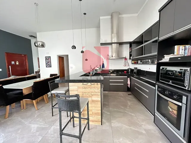 Casa 3 quartos e 2 banheiros, à venda, no bairro Residencial Quinta das Flores em Pirassununga
