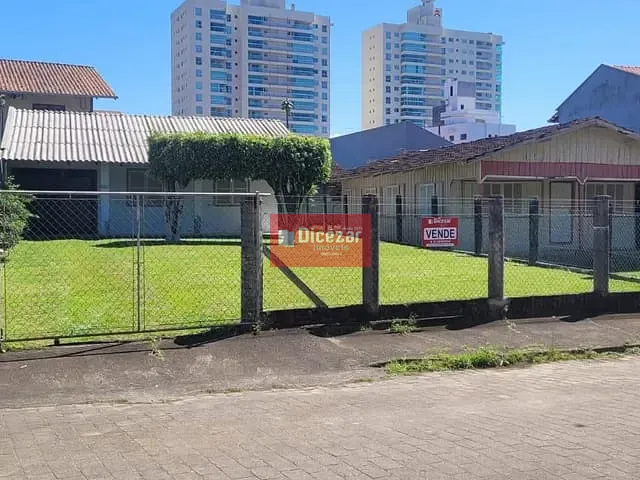 Casa com 360m² 2 quartos e 2 banheiros, à venda, no bairro ARMAÇÃO em Penha