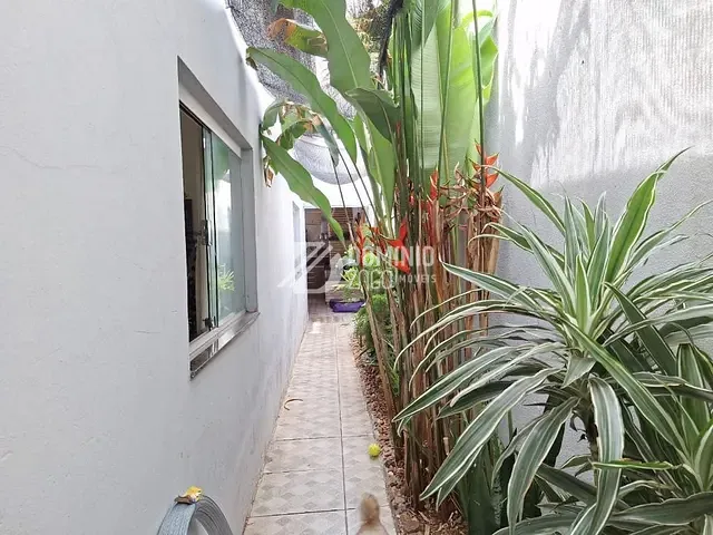 Casa com 254m² 3 quartos e 3 banheiros, à venda, no bairro Jardim Elza Amuí I em Uberaba