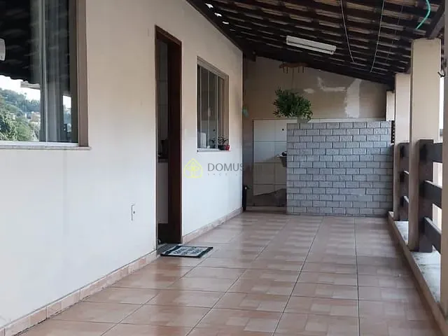 Casa com 360m² 3 quartos e 3 banheiros, à venda, no bairro Ano Bom em Barra Mansa