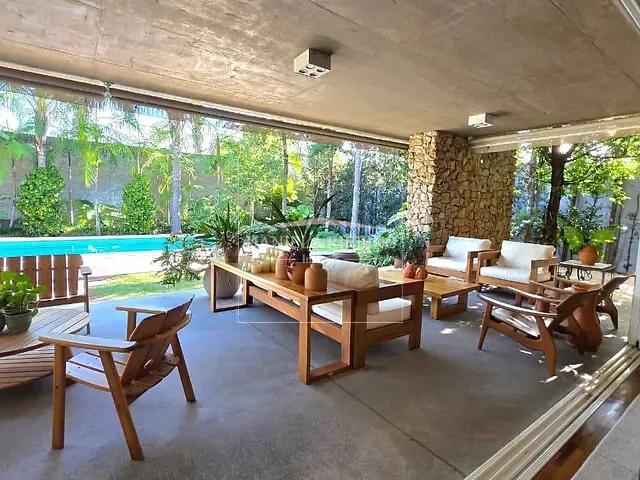 Casa com 1200m² 5 quartos e 6 banheiros, à venda, no bairro Jardim São Jorge em Londrina