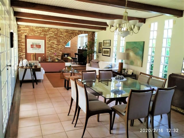 Casa com 660m² 3 quartos e 4 banheiros, à venda, no bairro Bancários em Londrina