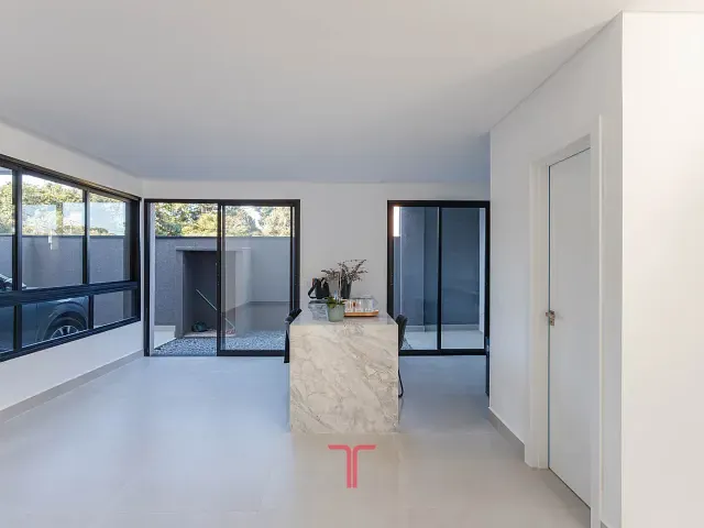 Casa com 90m² 3 quartos e 4 banheiros, à venda, no bairro Campo Comprido em Curitiba