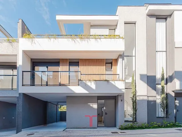 Casa com 90m² 3 quartos e 4 banheiros, à venda, no bairro Campo Comprido em Curitiba