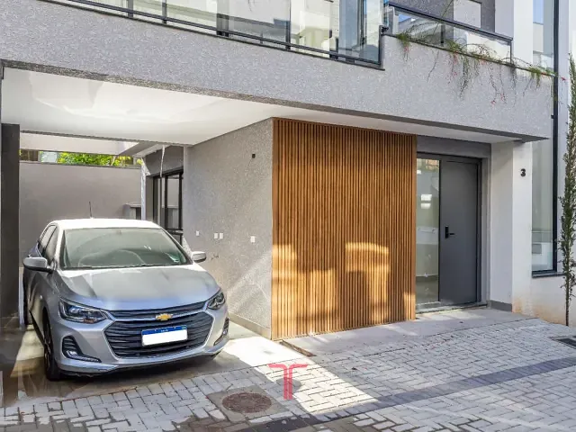 Casa com 90m² 3 quartos e 4 banheiros, à venda, no bairro Campo Comprido em Curitiba