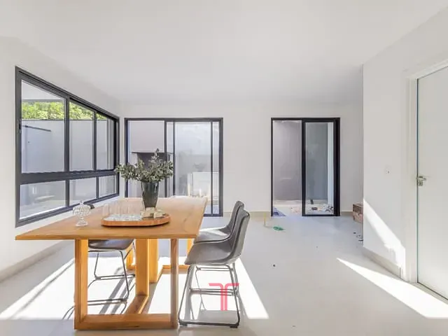 Casa com 90m² 3 quartos e 4 banheiros, à venda, no bairro Campo Comprido em Curitiba