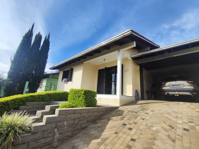 Casa com 125m² 3 quartos e 2 banheiros, à venda, no bairro Clivati em Nova Prata