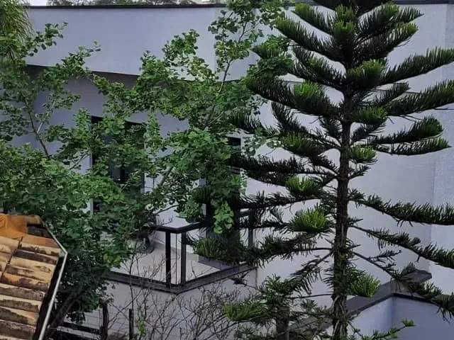 Casa com 500m² 3 quartos e 5 banheiros, à venda ou para alugar, no bairro Jardim Caiapiá em Cotia