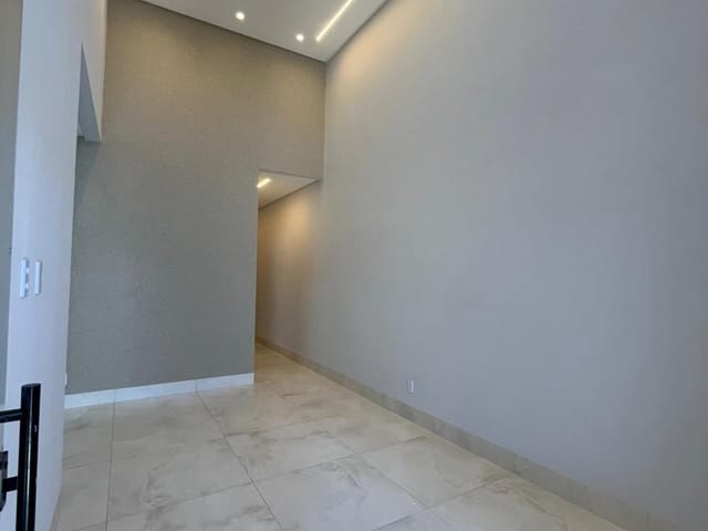 Casa com 180m² 3 quartos e 2 banheiros, à venda, no bairro Setor dos Bandeirantes em Aparecida de Goiânia