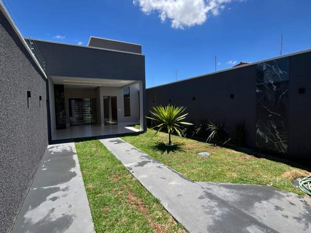 Casa com 180m² 3 quartos e 2 banheiros, à venda, no bairro Setor dos Bandeirantes em Aparecida de Goiânia
