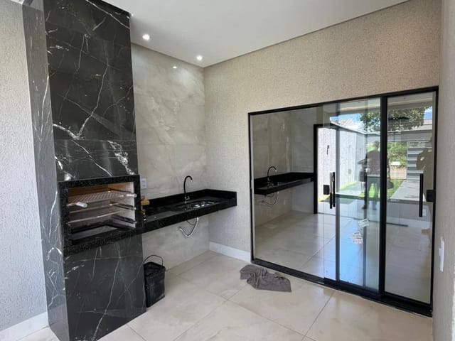 Casa com 180m² 3 quartos e 2 banheiros, à venda, no bairro Setor dos Bandeirantes em Aparecida de Goiânia