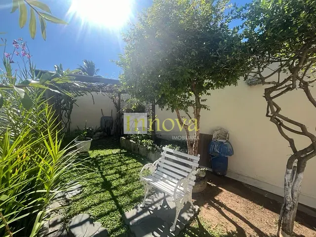 Casa com 360m² 3 quartos e 3 banheiros, à venda, no bairro Jardim Britânia em Caraguatatuba