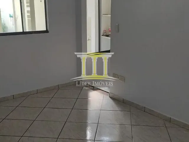 Casa com 130m² 3 quartos e 1 banheiro, para alugar, no bairro Jardim das Palmeiras em Lucas do Rio Verde