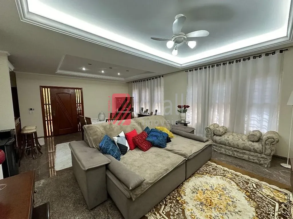 Casa com 4 quartos à venda, 284m² — foto 1 de 34