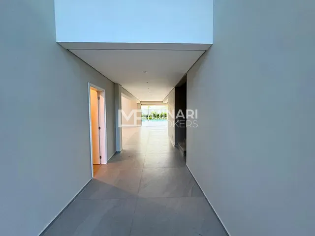Casa com 490m² 5 quartos e 8 banheiros, à venda, no bairro Cidade Tamboré em Santana de Parnaíba