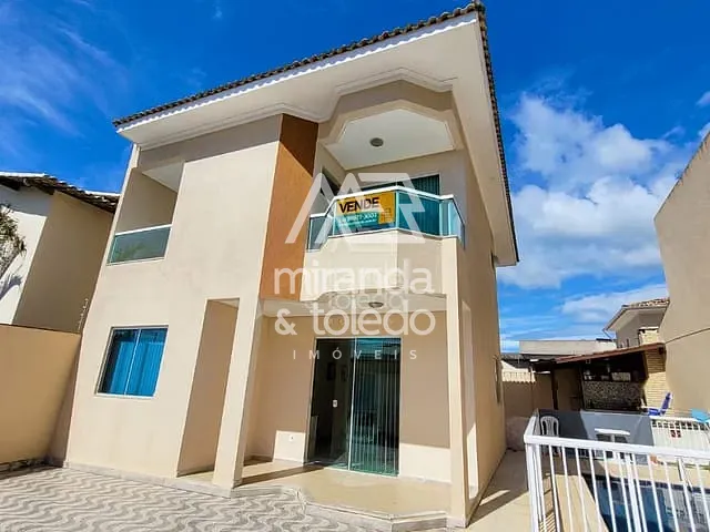 Casa com 309m² 3 quartos e 2 banheiros, à venda, no bairro Itapebussu em Guarapari