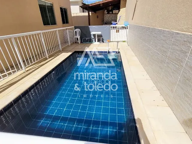 Casa com 309m² 3 quartos e 2 banheiros, à venda, no bairro Itapebussu em Guarapari