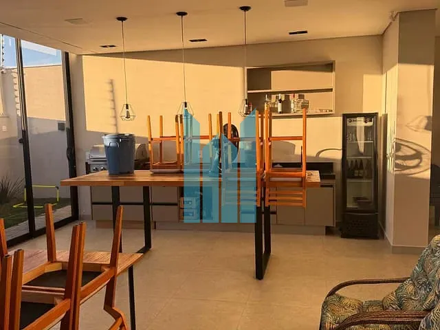 Casa 3 quartos e 3 banheiros, à venda, no bairro Jardim Bandeirantes em Poços de Caldas