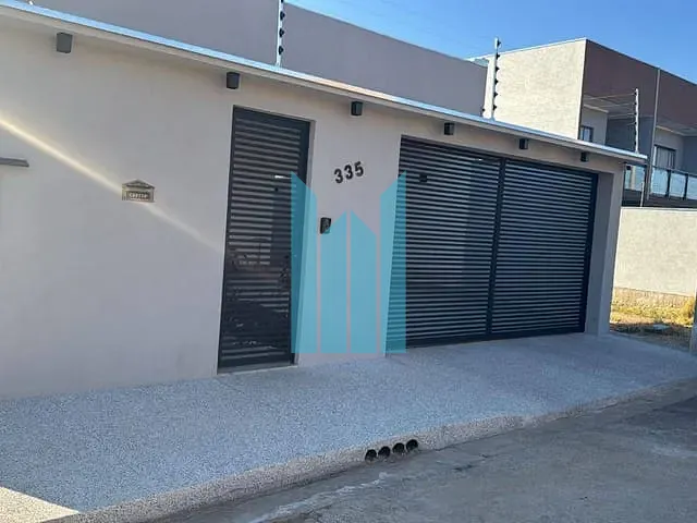 Casa 3 quartos e 3 banheiros, à venda, no bairro Jardim Bandeirantes em Poços de Caldas