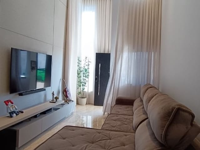 Casa com 252m² 3 quartos e 2 banheiros, à venda, no bairro Residencial Morada das Flores em Cambé